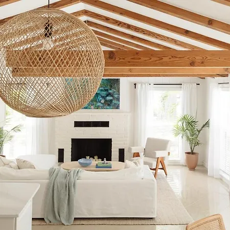Coastal Retreat Near Siesta Key Beach And Downtown